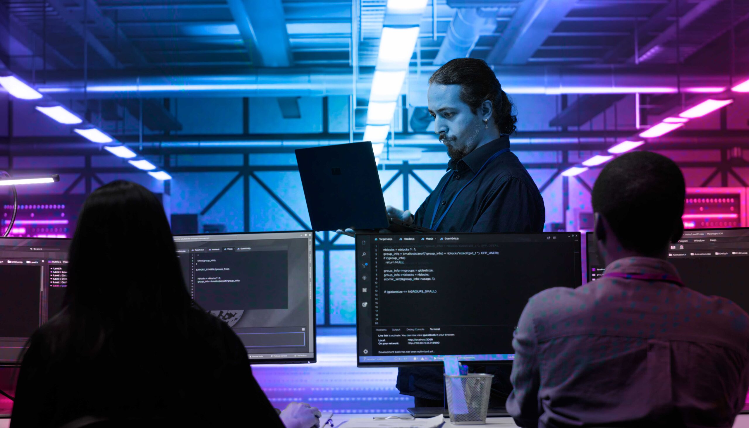 SOC e NOC: Entenda as diferenças e como se complementam